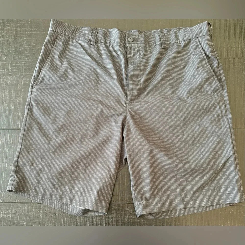 PGA TOUR Golf Shorts Mens 38 Gray & Light Gray Casual Active Flat Front Outdoors